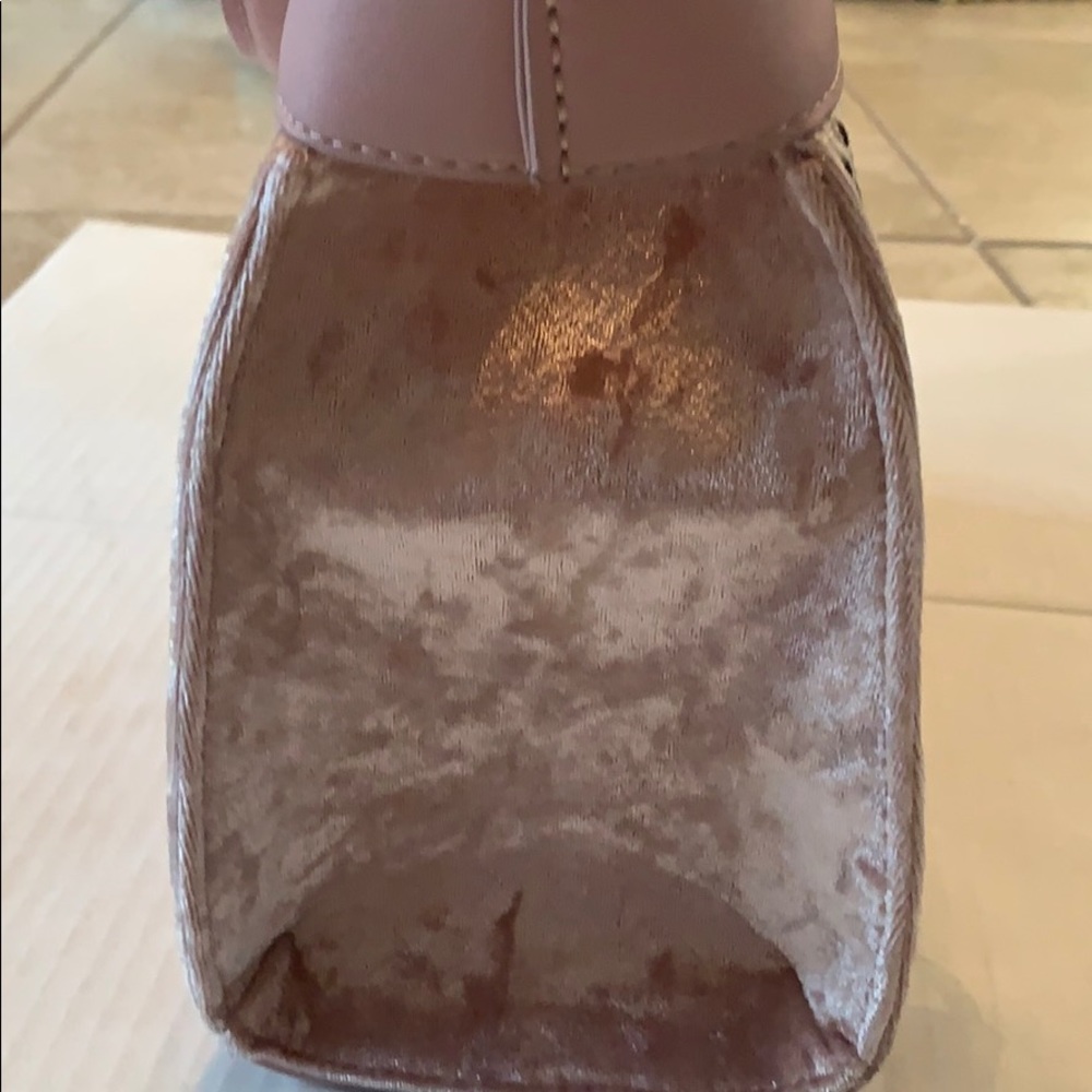 Beautiful soft Purse - Picture 6 of 6